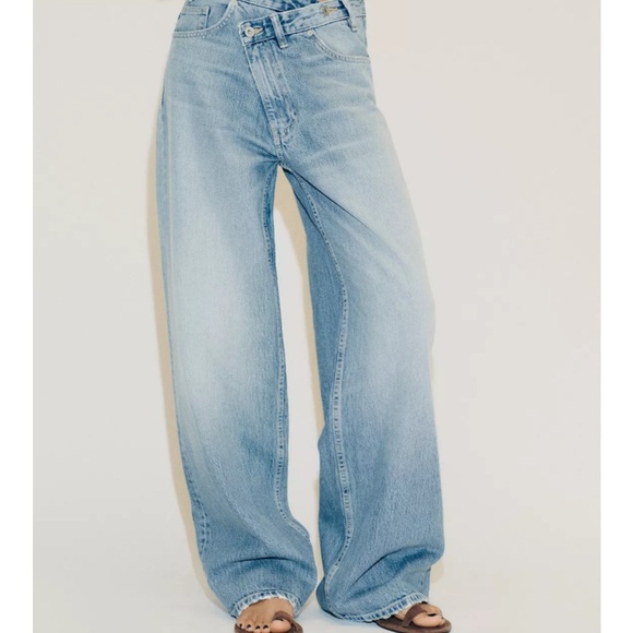 Zara High Rise Crossover Jeans - Picture 2 of 9